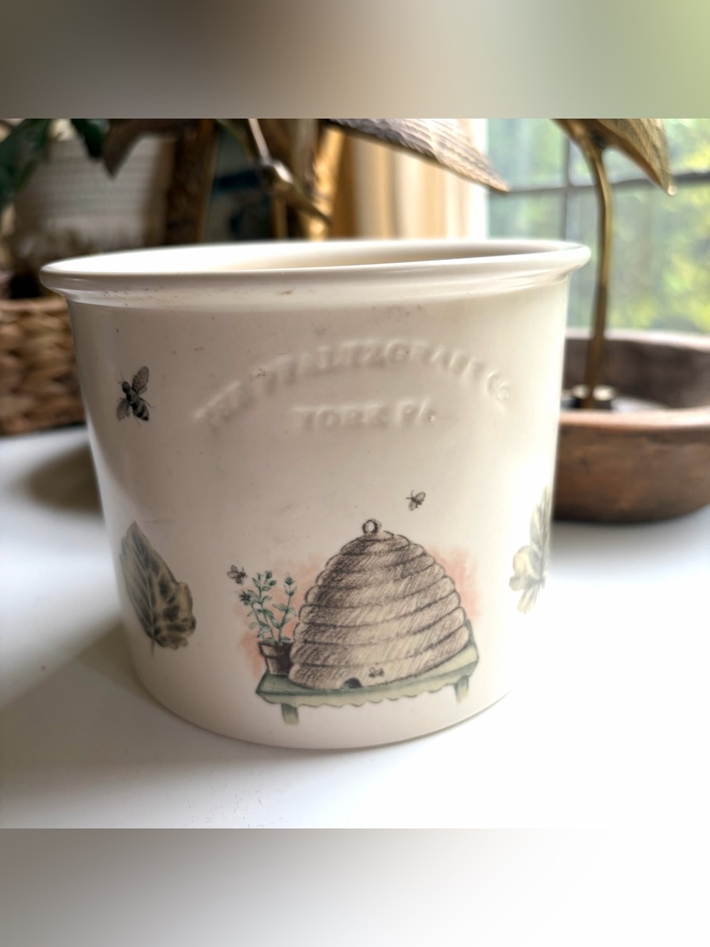 Pfaltzgraff Naturewood stoneware beehive crock